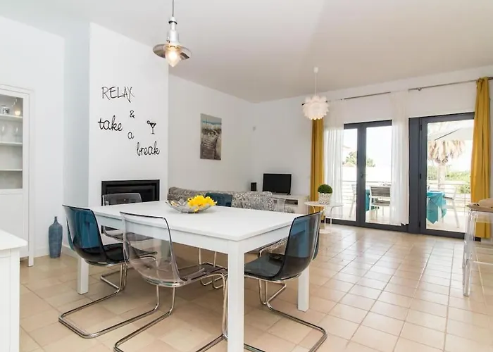 Rainbow House By Ici Algarve אלבופיירה